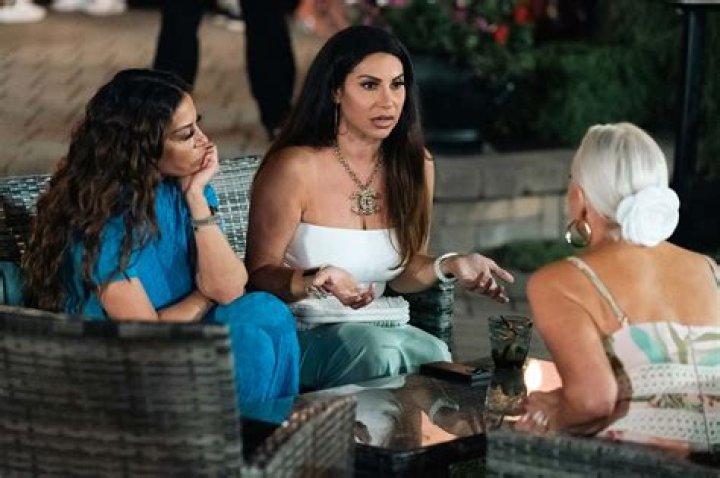 ‘RHONJ’ Star Jennifer Aydin On Her Fight With Dolores: Exclusive – Hollywood Life