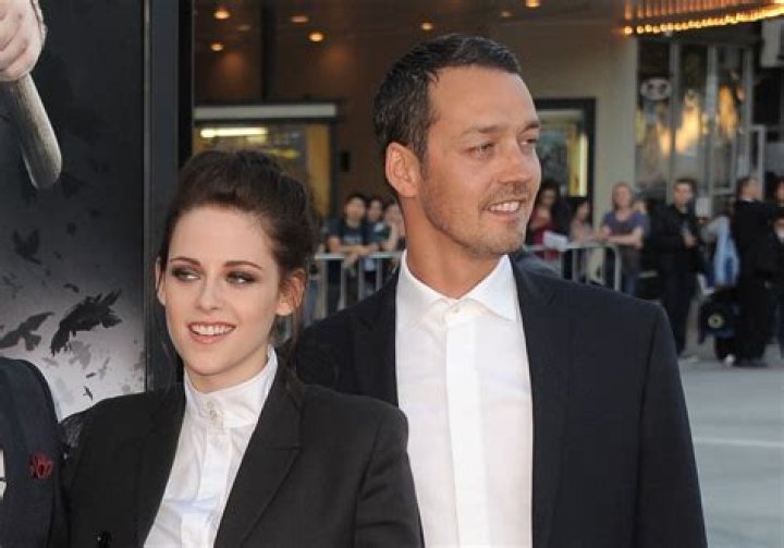 Rupert Sanders & Kristen Stewart Cheating — THE Kissing Photos