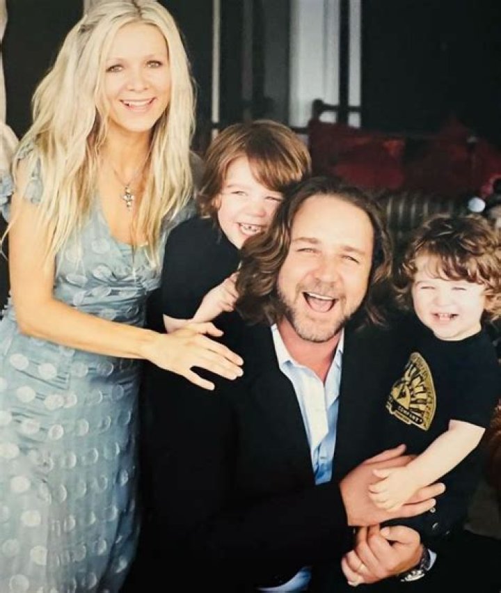 Russell Crowe’s Son Tennyson Looks Just Like Dad In 15th Birthday Pics – Hollywood Life