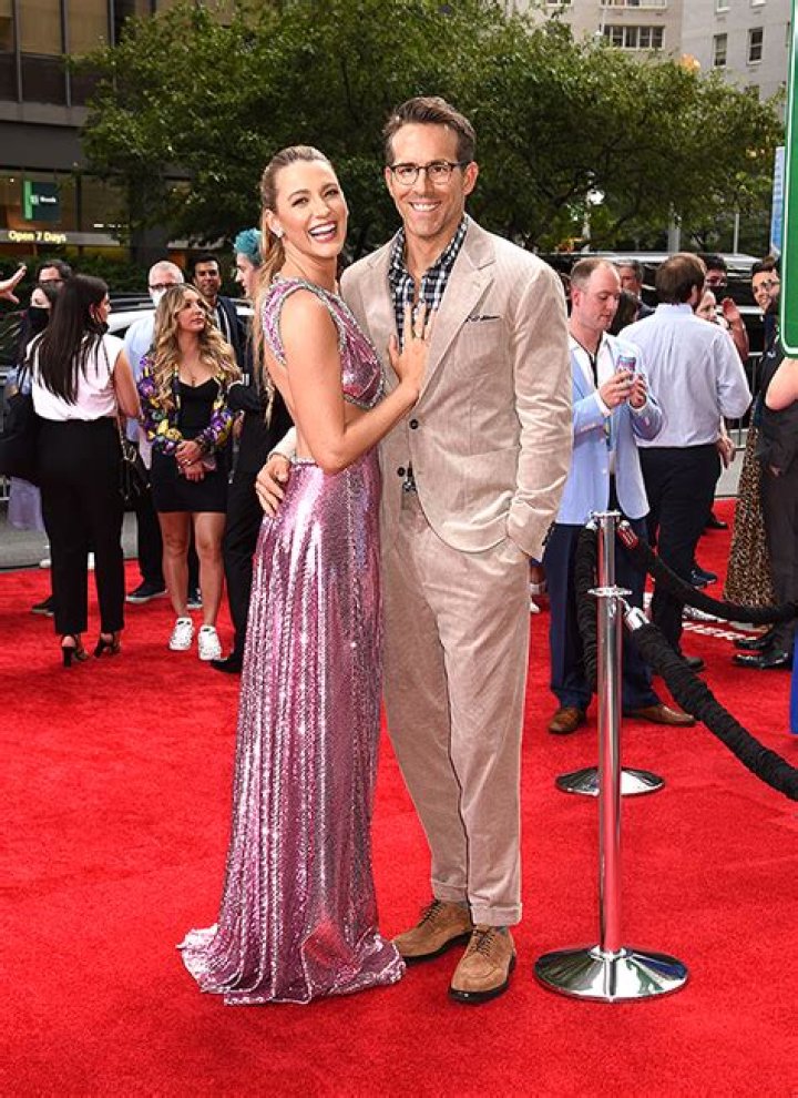 Ryan Reynolds Jokes About Using Blake Lively As Human Shield: Video – Hollywood Life