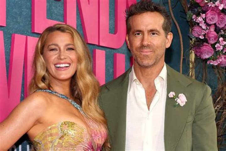 Ryan Reynolds Says He Made First Move On Blake Lively Before Dating – Hollywood Life