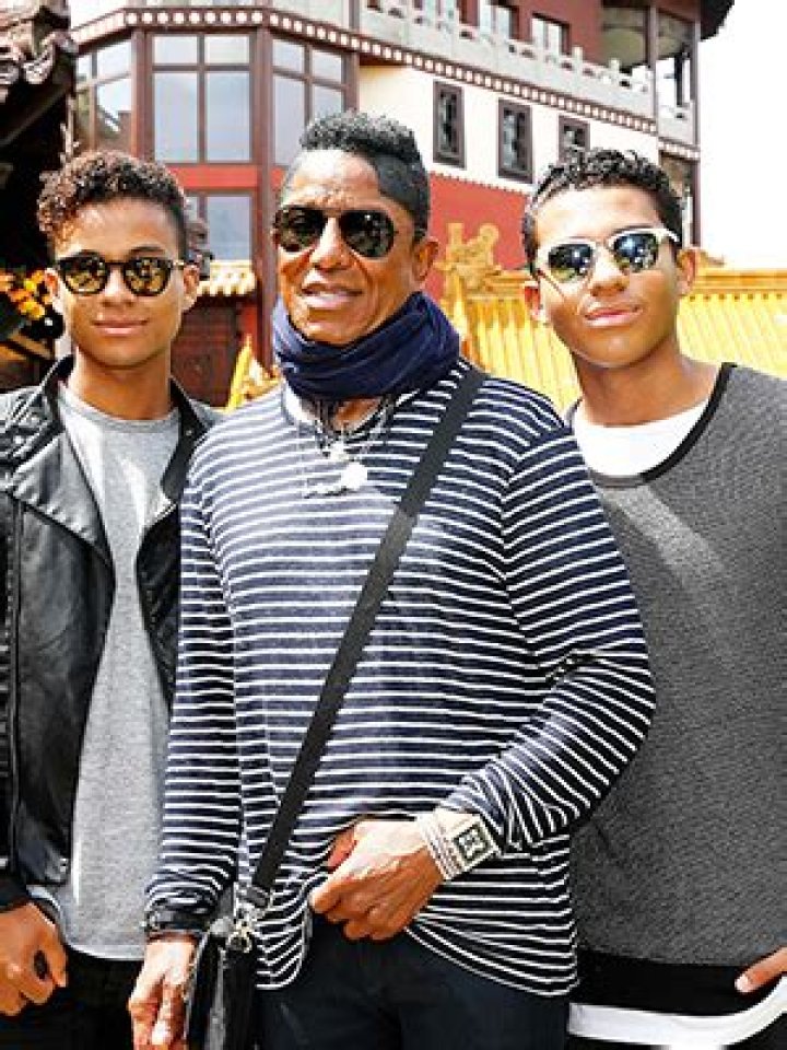 See Her Grandkids & More – Hollywood Life