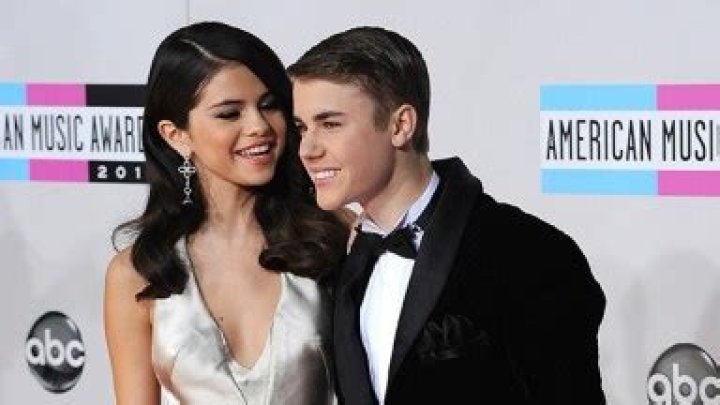 Selena Gomez Reveals Justin Bieber Split Sparked Social Media Break – Hollywood Life