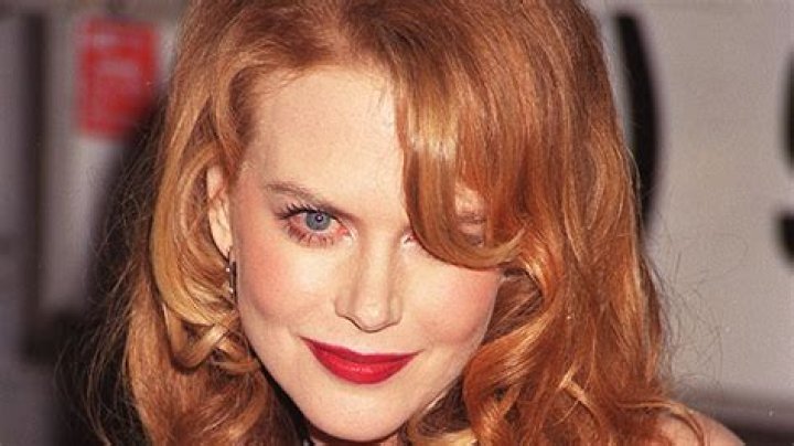 Shows Red Hair Makeover In New Pics – Hollywood Life