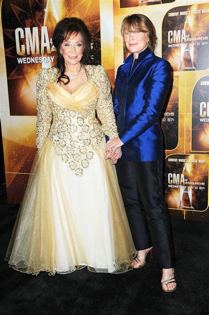 Sissy Spacek Reacts To Loretta Lynn’s Death: Statement – Hollywood Life