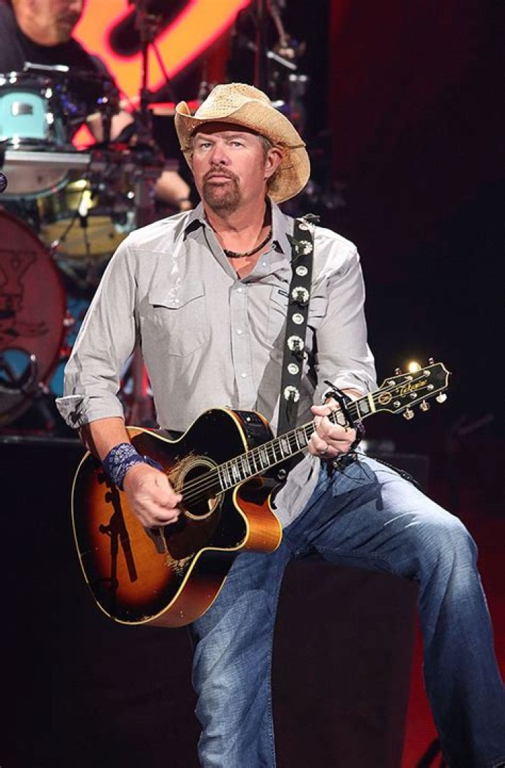 Toby Keith’s Stomach Cancer Statement – Hollywood Life