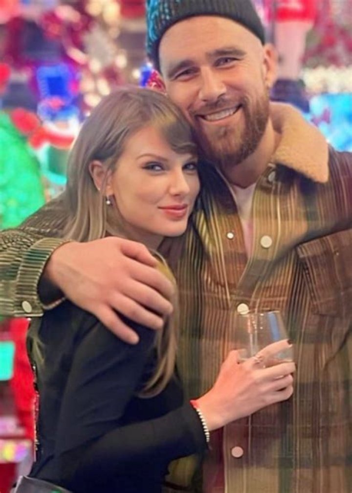 Travis Kelce Hints at Christmas Plans Amid Romance With Taylor Swift – Hollywood Life