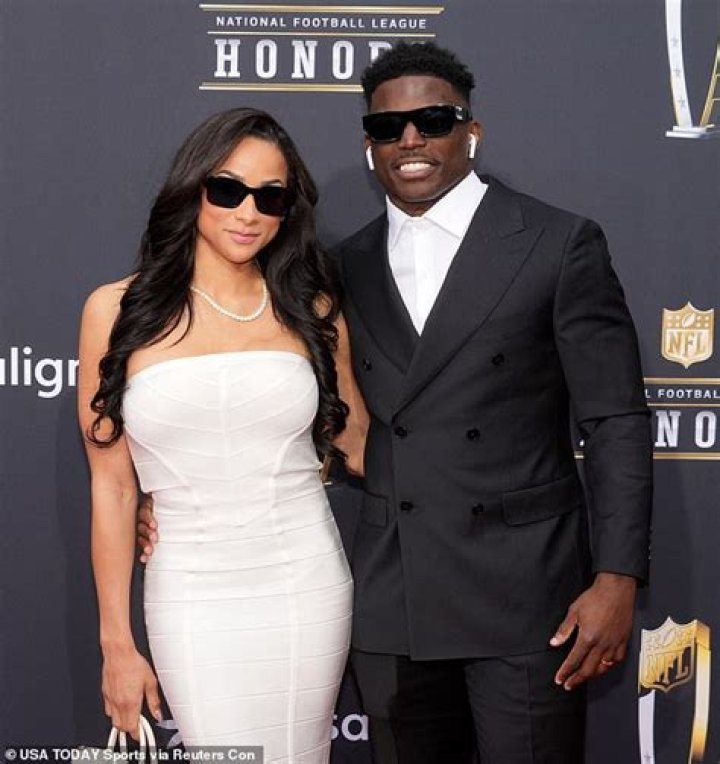 Tyreek Hill Served 2 Paternity Lawsuits Weeks After Getting Married – Hollywood Life