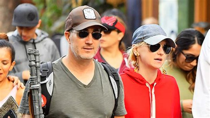 Who Is Michael Barrett? 5 Facts On Anna Faris’ Husband – Hollywood Life