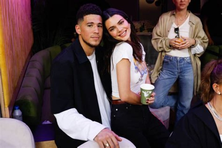Why Kendall Jenner Is Dating Anwar Hadid But Doesn’t Want His Baby – Hollywood Life